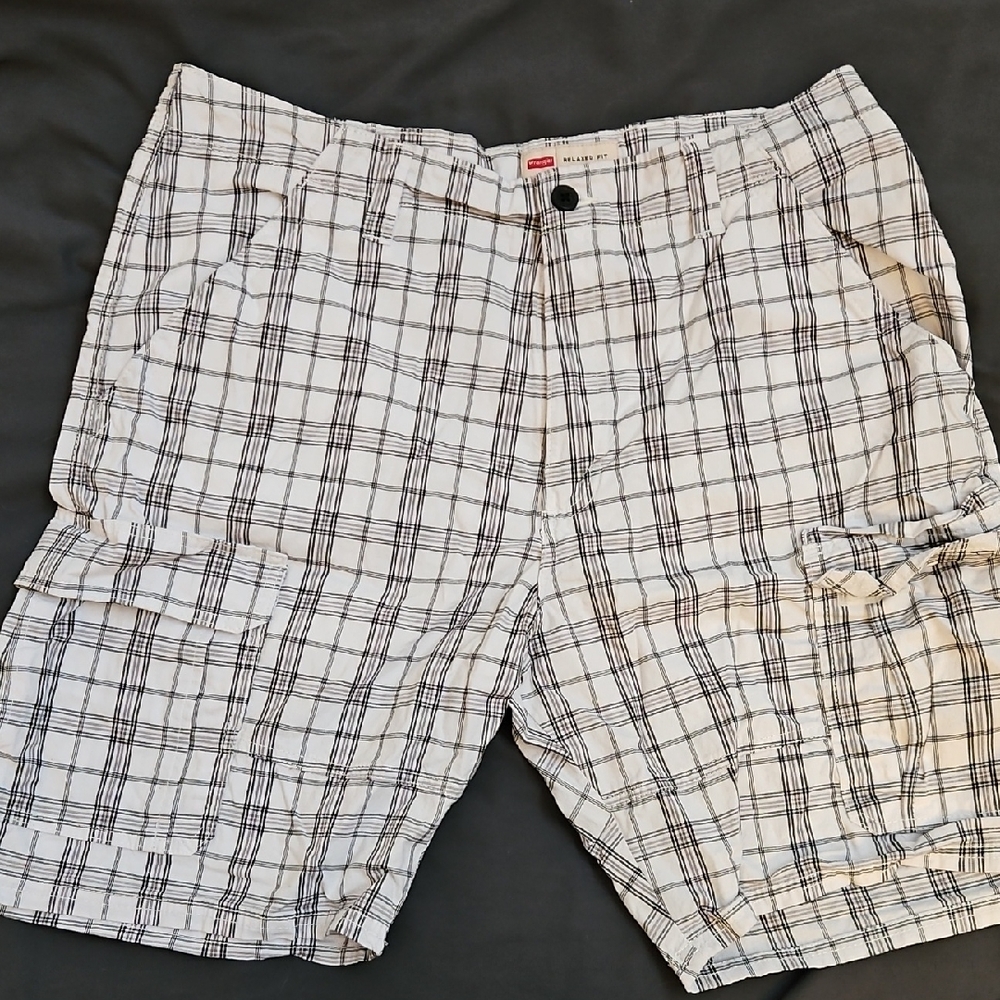 Wrangler Men's Black and White Plaid Cargo Shorts